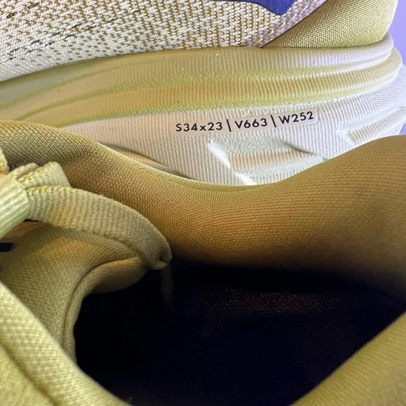 HOKA ONE ONE BONDI 8, Golden, Size US 7B, Used, Excelent Conditions - Picture 3 of 11